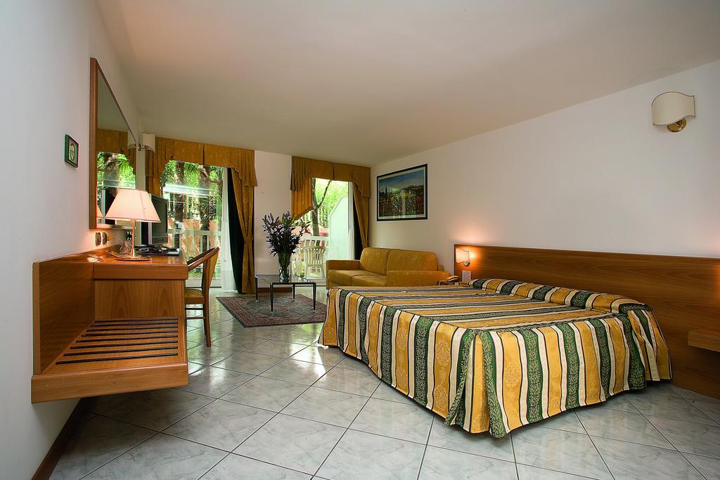 Capri 3s Hotel Bardolino