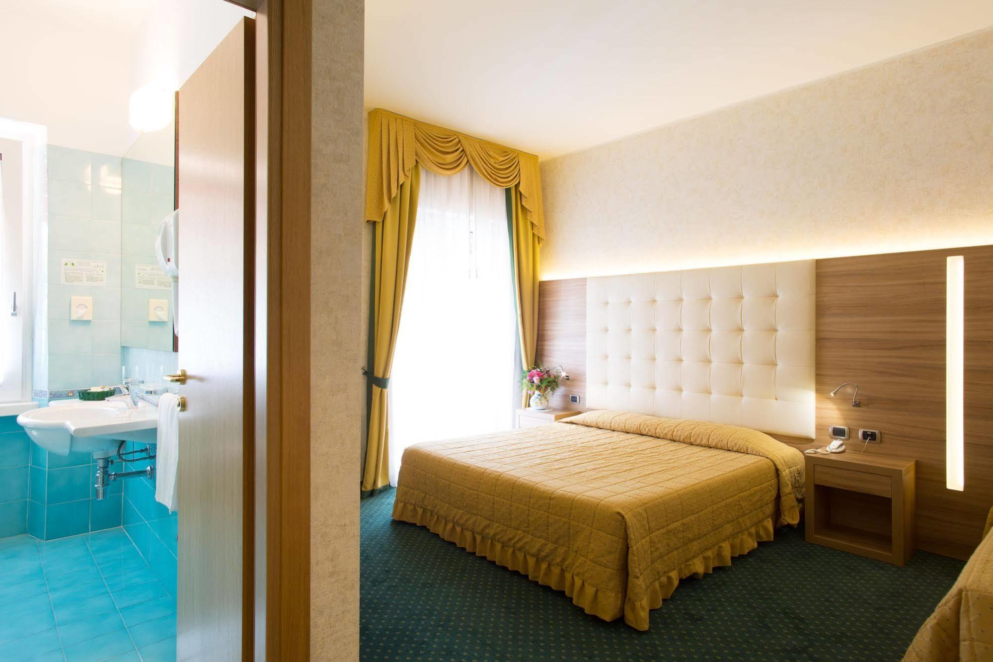 Capri Hotel 3*